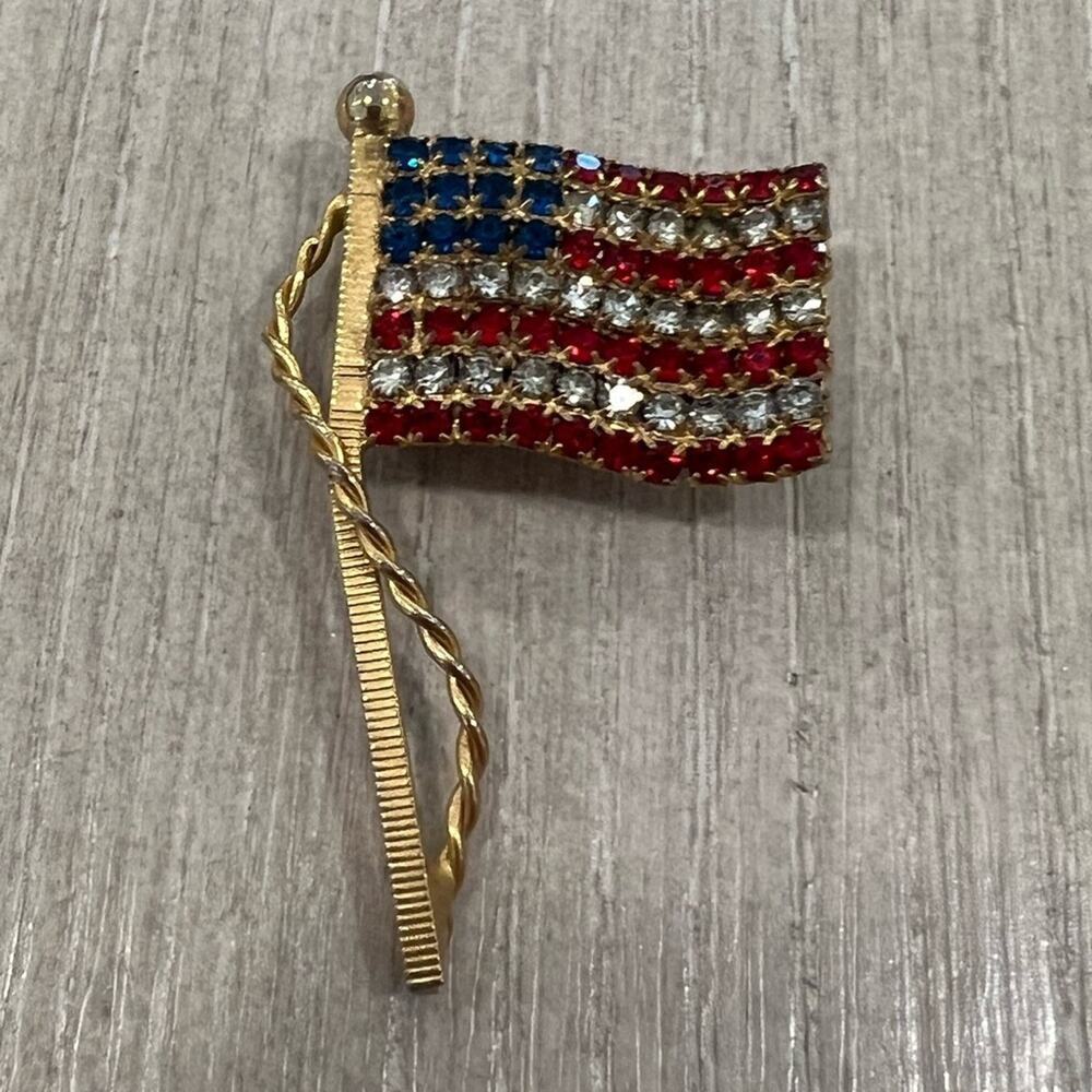 Rhinestone USA Flag Pin Gold Tone Metal Red White Blue Patriotic Vintage